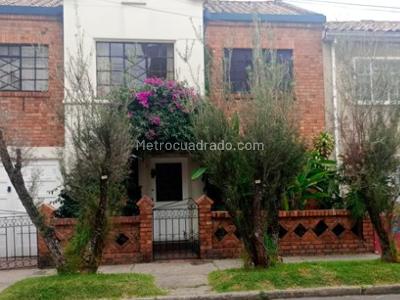 Casa en Venta, Urb San Luis, Bogotá D.C.