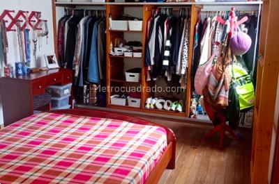 Casa de 5 alcobas en venta en Urb, Bogotá, 270 m² · foto 7 de 12
