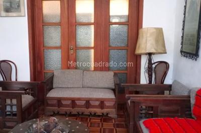 Casa de 5 alcobas en venta en Urb, Bogotá, 270 m² · foto 11 de 12