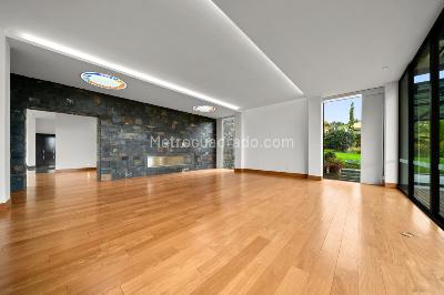 Casa de 5 alcobas en venta en La Calera, La Calera, 716 m² · foto 3 de 15