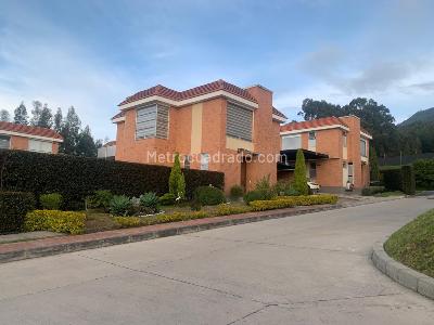 $1.195.000.000 en Conjunto Residencial Alcaparros