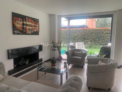 Casa de 3 alcobas en venta en Conjunto Residencial Alcaparros, Cajicá, 208 m² · foto 2 de 20