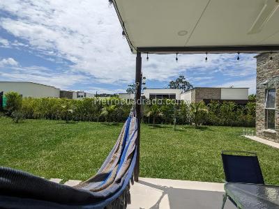 Casa de 3 alcobas en venta en Condominio Lagos De Iraka, Armenia, 228 m² · foto 15 de 19