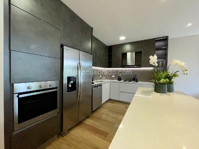Apartamento de 2 alcobas en venta en Chico, Bogotá, 101 m² · foto 3 de 18