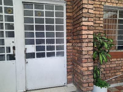 Casa de 4 alcobas en venta en Popular Modelo, Bogotá, 126 m² · foto 2 de 12