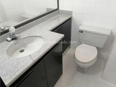Apartamento de 5 alcobas en venta en Chico Navarra, Bogotá, 180 m² · foto 2 de 20