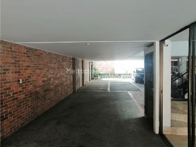 Apartamento de 5 alcobas en venta en Chico Navarra, Bogotá, 180 m² · foto 11 de 20