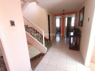 Casa de 5 alcobas en venta en Policarpa, Bogotá, 384 m² · foto 2 de 16