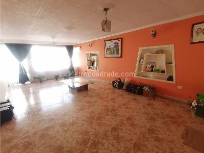 Casa de 5 alcobas en venta en Policarpa, Bogotá, 384 m² · foto 7 de 16