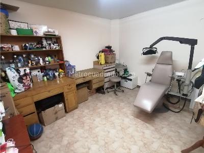 Casa de 5 alcobas en venta en Policarpa, Bogotá, 384 m² · foto 10 de 16