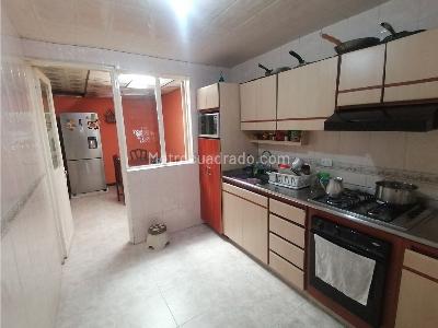 Casa de 5 alcobas en venta en Policarpa, Bogotá, 384 m² · foto 11 de 16