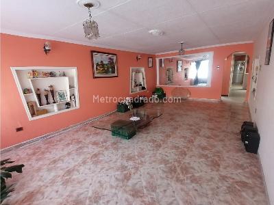 Casa de 5 alcobas en venta en Policarpa, Bogotá, 384 m² · foto 12 de 16