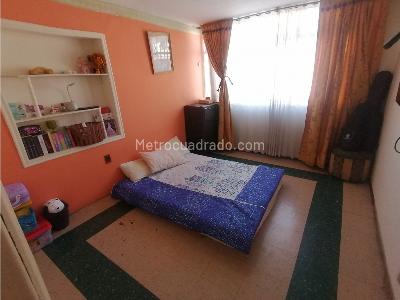 Casa de 5 alcobas en venta en Policarpa, Bogotá, 384 m² · foto 14 de 16