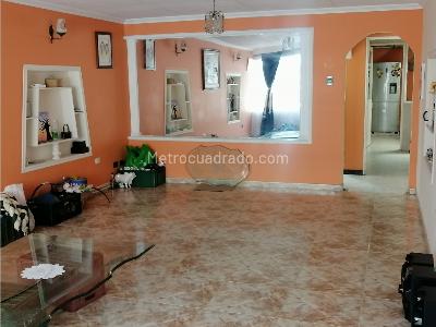 Casa de 5 alcobas en venta en Policarpa, Bogotá, 384 m² · foto 15 de 16