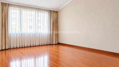 Casa de 3 alcobas en venta en Santa Barbara, Bogotá, 261 m² · foto 6 de 13