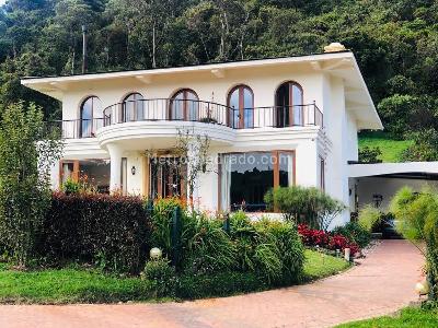 Casa de 3 alcobas en arriendo en Condominio Yerbabonita, Chía, 356 m² · foto 2 de 12