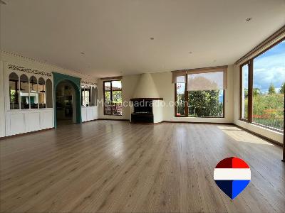 Casa de 3 alcobas en arriendo en Condominio Yerbabonita, Chía, 356 m² · foto 3 de 12