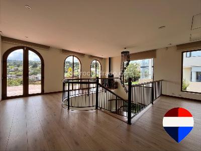 Casa de 3 alcobas en arriendo en Condominio Yerbabonita, Chía, 356 m² · foto 9 de 12