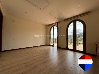 Casa de 3 alcobas en venta en Condominio Yerbabonita, Chía, 356 m² · foto 9 de 15