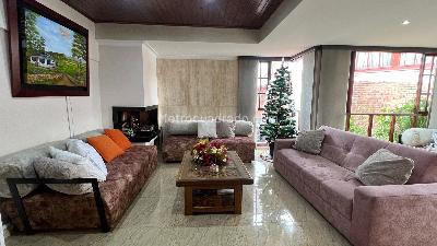 Casa de 4 alcobas en venta en San Jose De Bavaria, Bogotá, 169 m² · foto 2 de 20