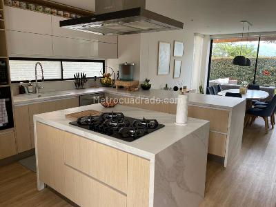 Casa de 3 alcobas en venta en Condominio Bosque Madero, Cajicá, 210 m² · foto 2 de 16
