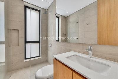 Apartamento de 3 alcobas en venta en Chico Norte, Bogotá, 117 m² · foto 11 de 20