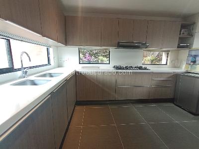Casa de 4 alcobas en venta en Cr Hacienda Fontanar Sauce, Chía, 282 m² · foto 9 de 20