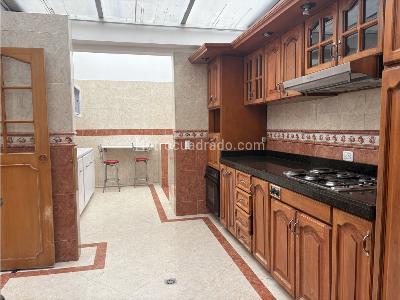 Casa de 4 alcobas en venta en Santa Paula, Bogotá, 267 m² · foto 7 de 19