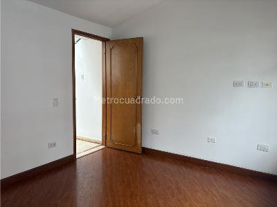 Casa de 4 alcobas en venta en Santa Paula, Bogotá, 267 m² · foto 12 de 19