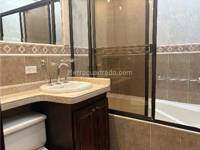 Casa de 4 alcobas en venta en Santa Paula, Bogotá, 267 m² · foto 15 de 19