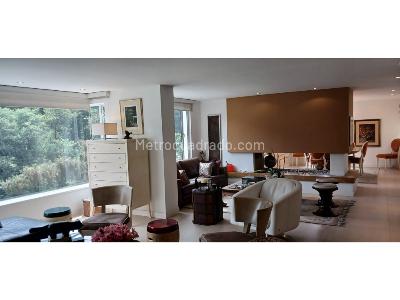Apartamento de 3 alcobas en venta en Chico, Bogotá, 201 m² · foto 2 de 20