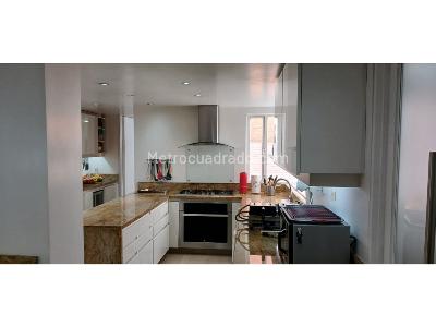 Apartamento de 3 alcobas en venta en Chico, Bogotá, 201 m² · foto 11 de 20
