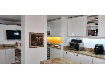 Apartamento de 3 alcobas en venta en Chico, Bogotá, 201 m² · foto 14 de 20