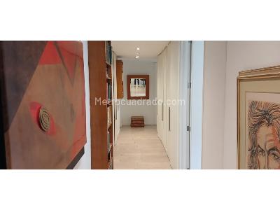 Apartamento de 3 alcobas en venta en Chico, Bogotá, 201 m² · foto 15 de 20