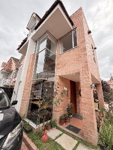 Casa de 3 alcobas en venta en Chía, Chía, 240 m² · foto 3 de 16