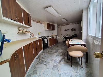 Apartamento de 4 alcobas en venta en Chico Norte Ii, Bogotá, 322 m² · foto 8 de 20