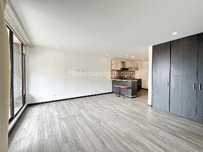Apartaestudio en venta en Bella Suiza, Bogotá, 46 m² · foto 2 de 11