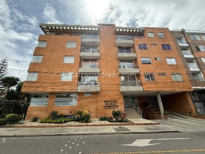 Apartamento de 4 alcobas en venta en El Batán, Bogotá, 188 m² · foto 2 de 20