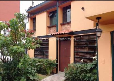 Casa en venta en Santa Barbara, Bogotá · foto 2 de 20
