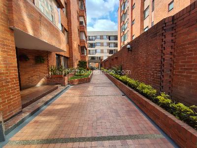 Apartamento en venta en Cedritos, Bogotá · foto 3 de 19