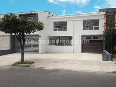 Casa en Venta, Santa Barbara, Bogotá D.C.