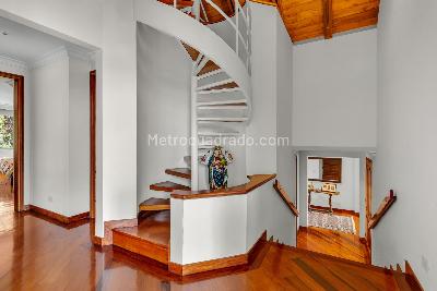 Apartamento de 3 alcobas en venta en Bosque De Pinos, Bogotá, 256 m² · foto 10 de 14