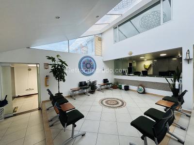 Casa de 5 alcobas en venta en San Patricio, Bogotá, 442 m² · foto 2 de 20