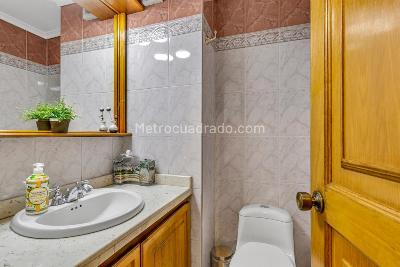 Apartamento de 3 alcobas en venta en San Patricio, Bogotá, 207 m² · foto 5 de 15