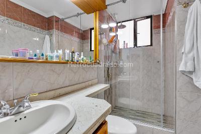 Apartamento de 3 alcobas en venta en San Patricio, Bogotá, 207 m² · foto 9 de 15