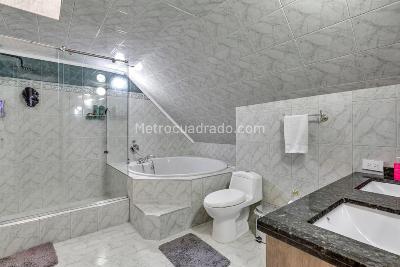 Apartamento de 3 alcobas en venta en San Patricio, Bogotá, 207 m² · foto 12 de 15