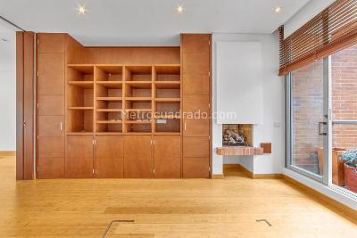 Apartamento de 4 alcobas en venta en Los Rosales, Bogotá, 274 m² · foto 3 de 16