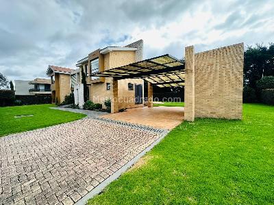Casa en venta en Guaymaral, Bogotá · foto 3 de 20