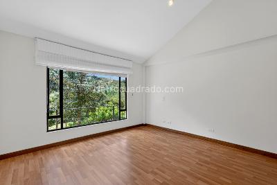 Casa de 5 alcobas en arriendo en Altos De Yerbabuena, Chía, 406 m² · foto 19 de 20