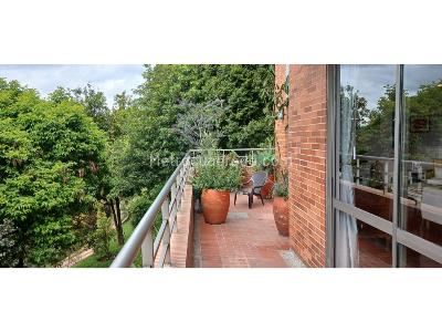 Apartamento de 3 alcobas en venta en Balcones De Lindaraja, Bogotá, 177 m² · foto 9 de 20